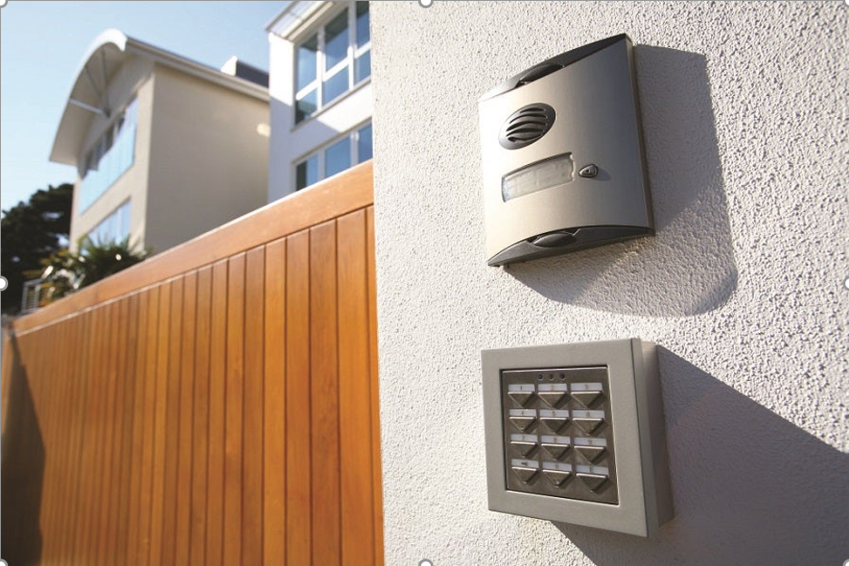 The Benefits of Introducing An Intercom System For Commercial Purposes