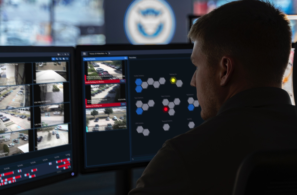 HOW AVIGILON DELIVERS A SUPERIOR SECURITY SYSTEM