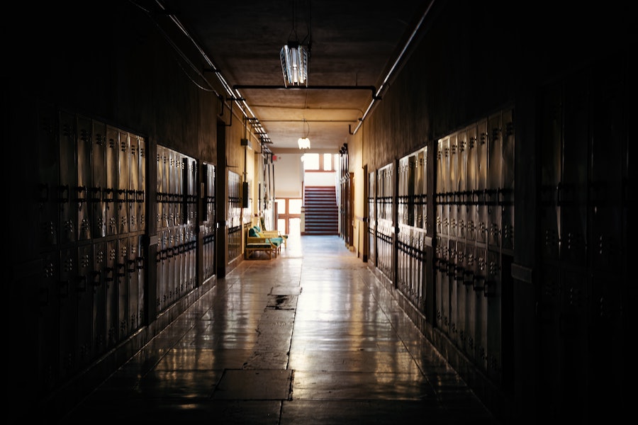 HOW TO CHOOSE A SECURITY MONITORING SERVICE FOR YOUR SCHOOL